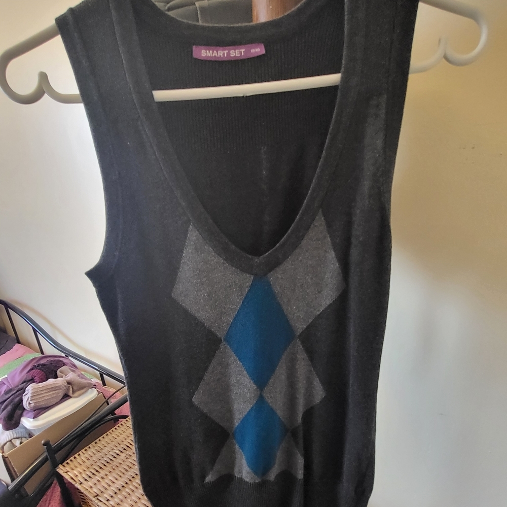 Sweater vest